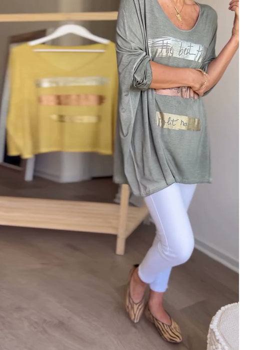 Bluzka w literę z długim rękawem i okrągłym dekoltem