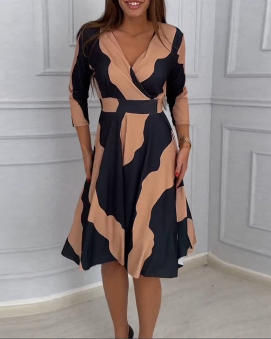 Wintażowa sukienka linii A z nadrukiem