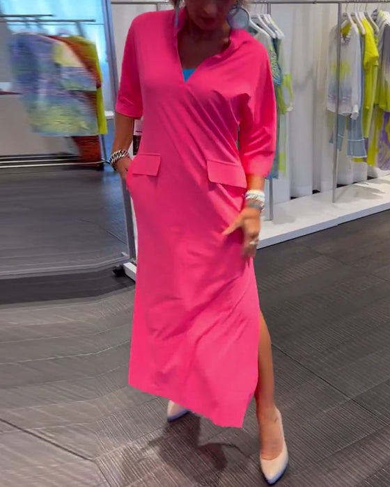 Sukienka w jednolitym kolorze z dekoltem w kształcie litery V