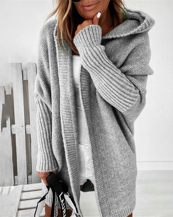 Kardigan z kapturem w kształcie nietoperza