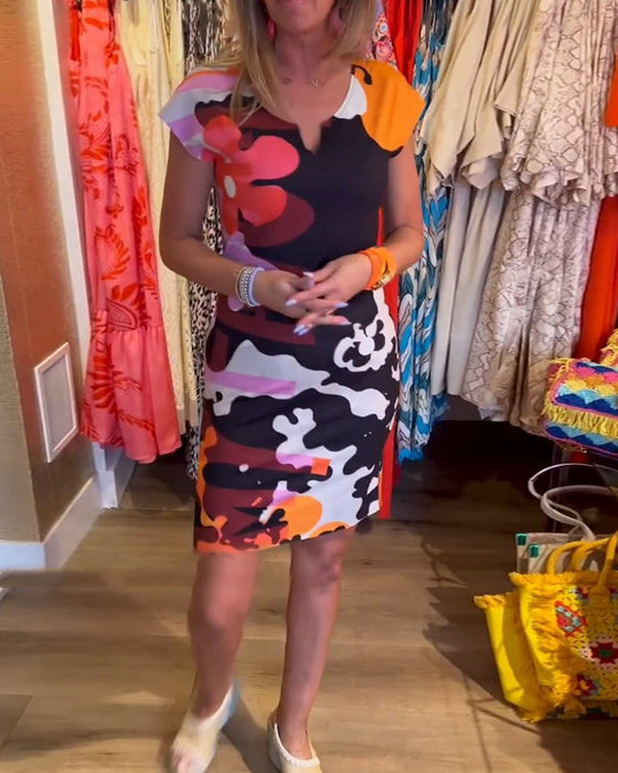 Kolorowa sukienka z krótkimi rękawami