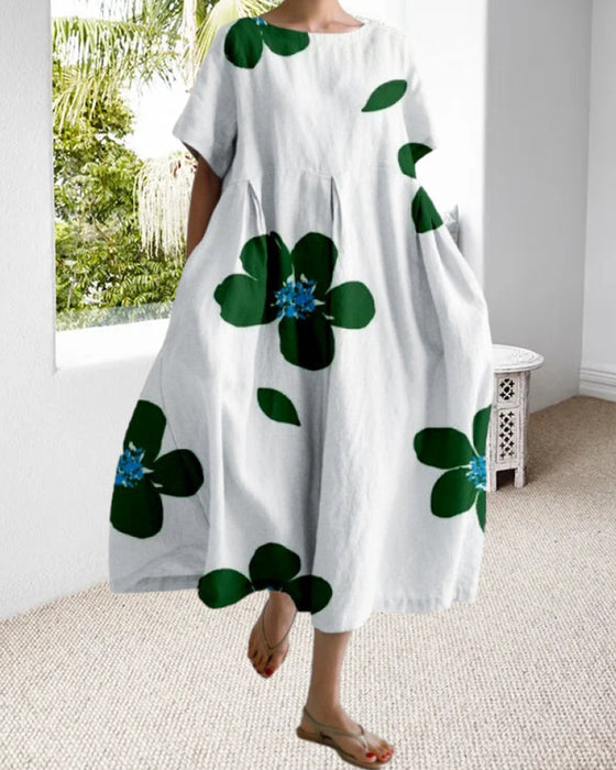 Luźna sukienka z krótkim rękawkiem i nadrukiem