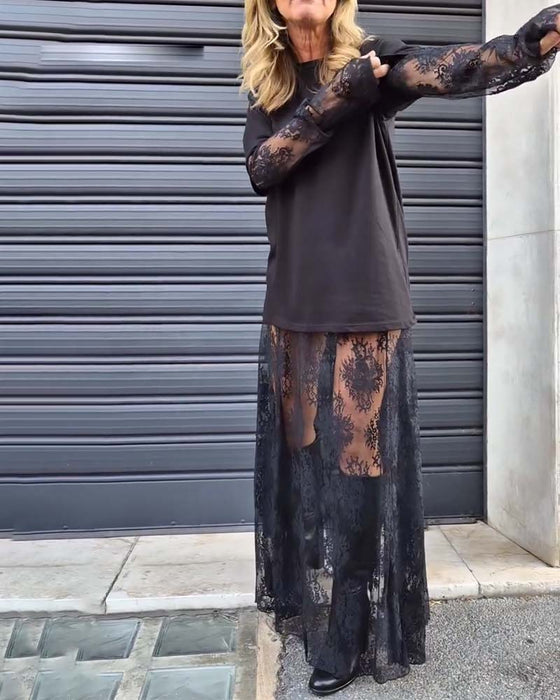 Dwuczęściowy komplet - koszulka w jednolitym kolorze i koronkowa spódnica