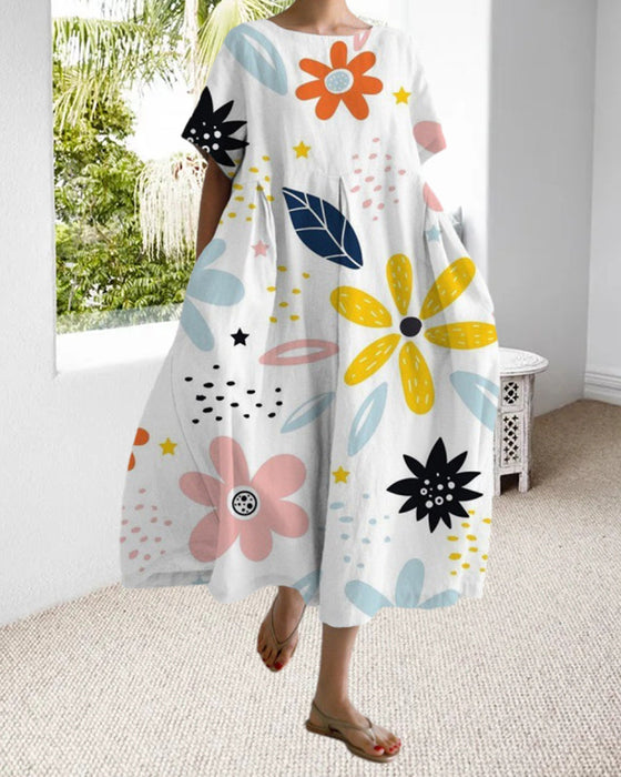 Luźna sukienka z krótkim rękawkiem i nadrukiem