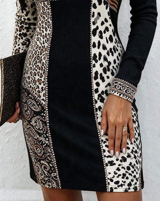Sukienka Z Kapturem Wzór Panterki Zamek Błyskawiczny