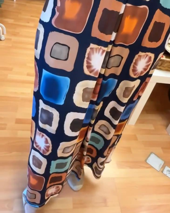 Sukienka z nadrukiem bez rękawów z dekoltem w kształcie litery V