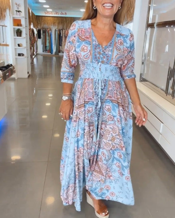 Sukienka wakacyjna z krótkim rękawem i dekoltem w serek