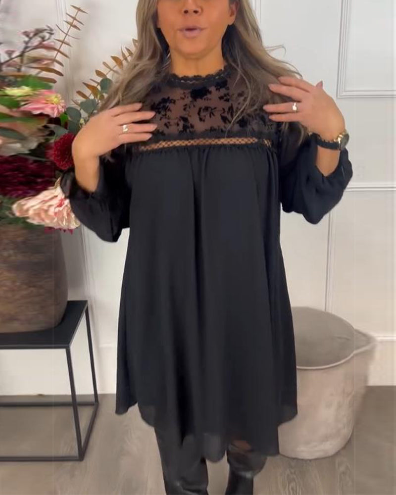 Suknia Z Detalem Wycięć Z Koronek, Projektem Rękawów Pufowanych I Elegancją Aury