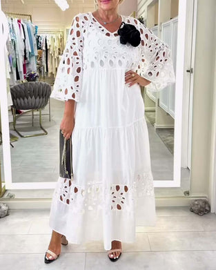 Sukienka elegancka jednokolorowa koronkowa z dziurką