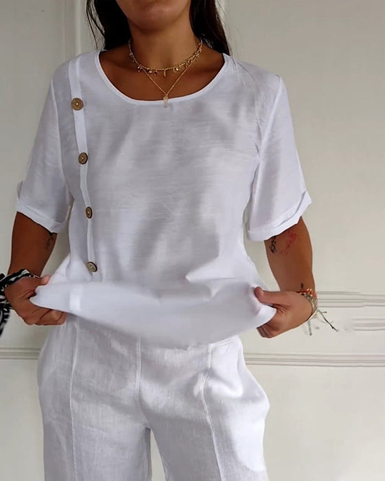 Bluzka z cienkiego materiału z guzikami