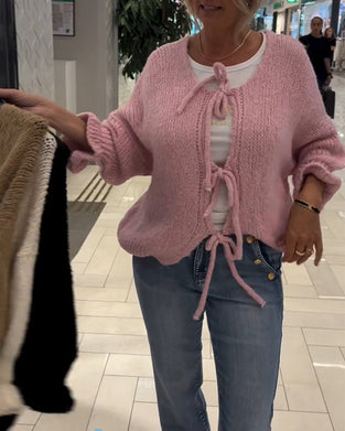 Luźny jednokolorowy kardigan ze sznurowaniem i długim rękawem