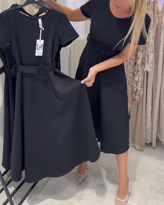 Sukienka Okrągły Dekolt Krótki Rękaw Związana W Talii Linia A