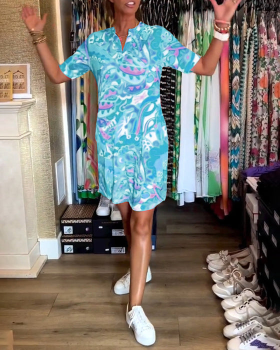 Sukienka z kieszeniami i nadrukiem z krótkim rękawkiem