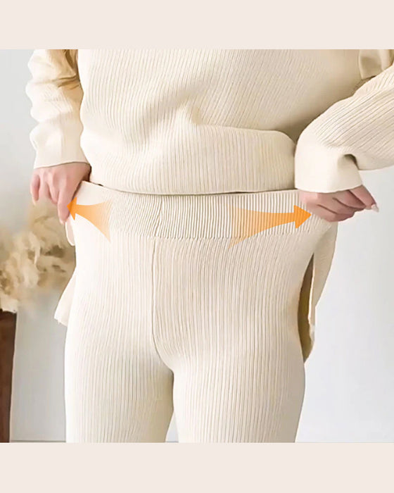 Udobie Dwuczęściowe Z Cechami Jednolitego Koloru I Tkaniny Tknętej