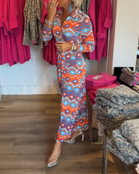 Sukienka z kolorowymi nadrukami