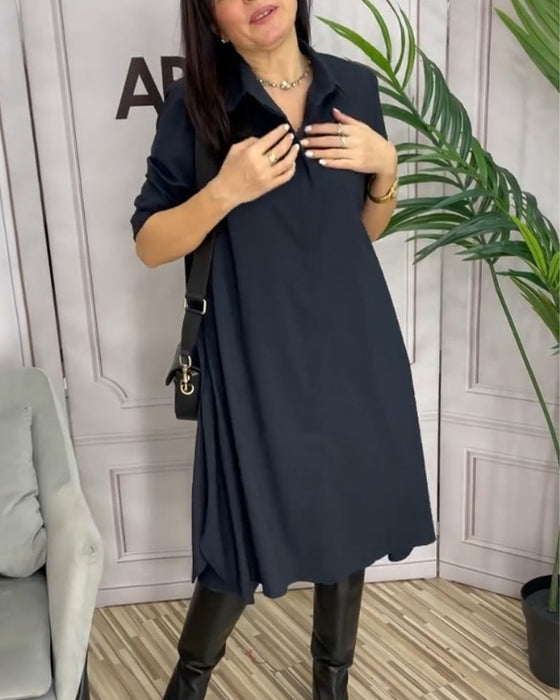 Sukienka z guzikami w jednolitym kolorze