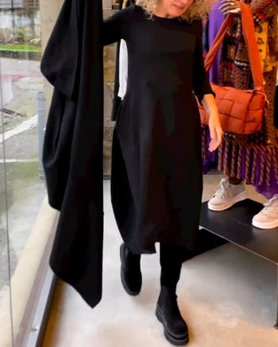 Elegancka sukienka w jednolitym kolorze