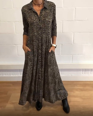 Sukienka z kieszeniami i nadrukiem