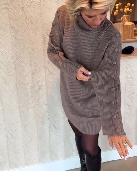 Modna Swetrowa Sukienka Z Ozdobnym Guzikiem