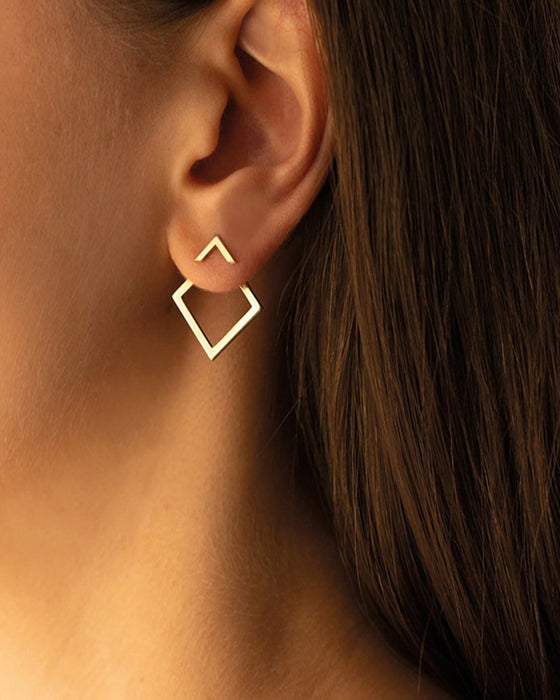 Proste eleganckie kolczyki w kształcie diamentów