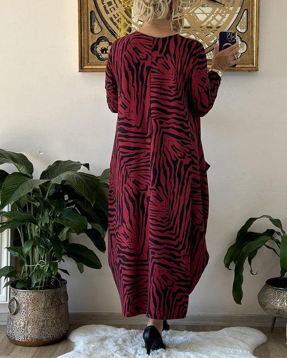 Modna luźna sukienka z nadrukiem i kieszenią