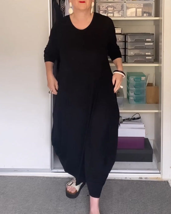 Prosta sukienka w jednolitym kolorze z okrągłym dekoltem