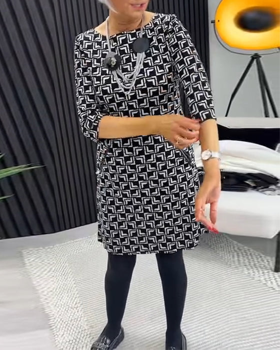 Sukienka z okrągłym dekoltem i kieszeniami w stylu retro z geometrycznym nadrukiem