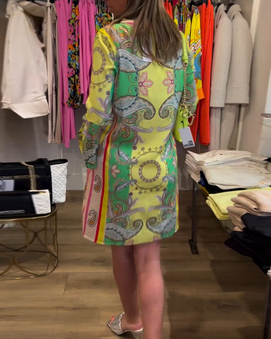 Sukienki z blokami kolorów i nadrukiem o luźnym kroju