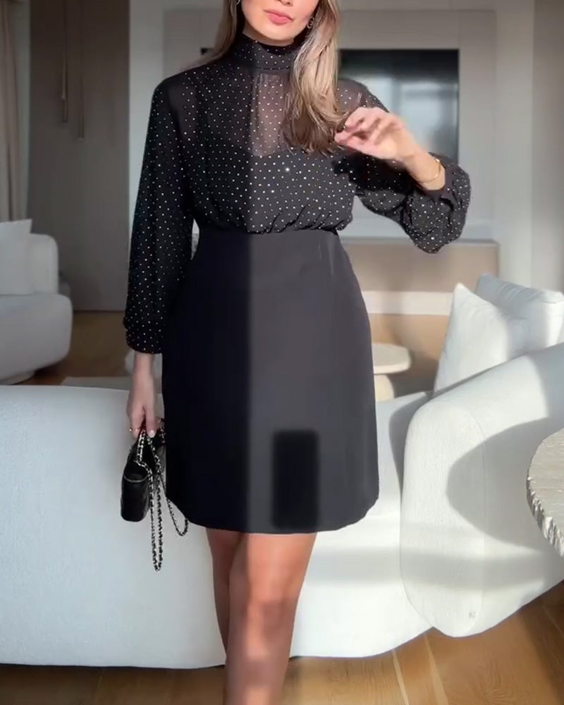 Elegancka Sukienka Z Wysokim Kołnierzem I Patchworkiem