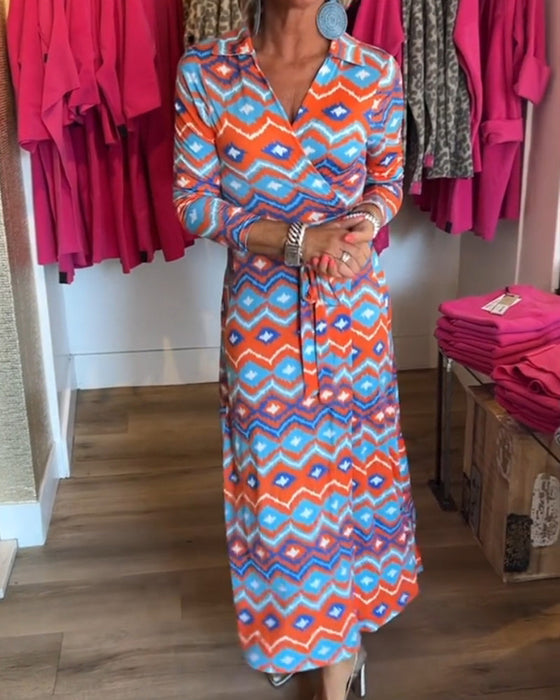 Sukienka z kolorowymi nadrukami