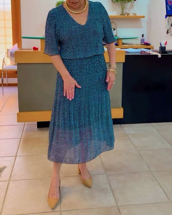 Luźna sukienka ze średnim rękawem i dekoltem w kształcie litery V