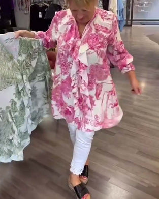 Swobodna bluzka z nadrukiem i falbaną