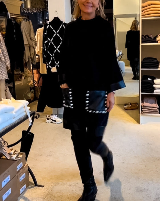 Sukienka z okrągłym dekoltem z kieszeniami