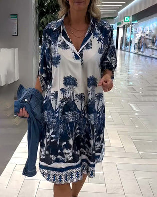 Swobodna sukienka z rękawami trzy czwarte w botaniczny wzór