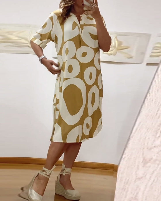 Sukienka w kształcie litery V z dekoltem w kształcie litery V