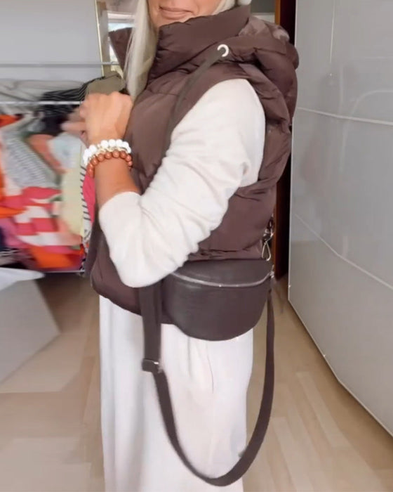 Jednokolorowa kamizelka z kapturem