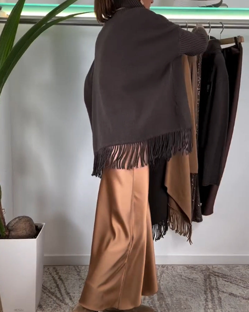 Sweter z golfem w jednolitym kolorze z frędzlami