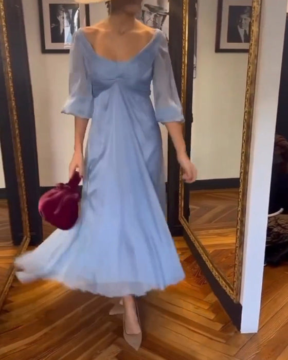 Sukienka w jednolitym kolorze z niskim stanem