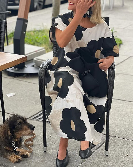 Luźna sukienka z kieszeniami i kwiatowym nadrukiem