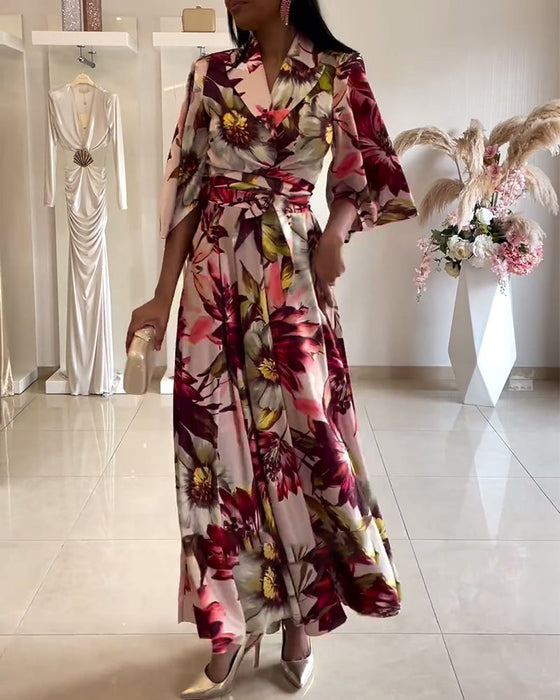 Sukienka z rękawami trzy czwarte w kwiatowy wzór