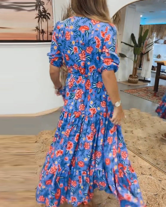 Sukienka z nadrukiem w róże i rozcięciami