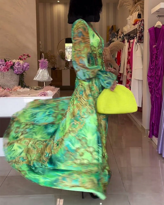 Sukienka z głębokim dekoltem w kształcie litery V