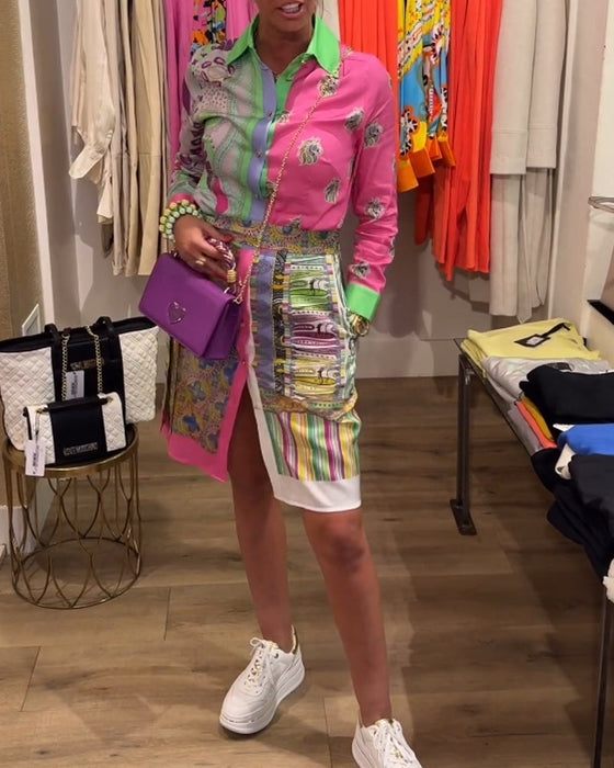 Kolorowa sukienka z rozcięciem