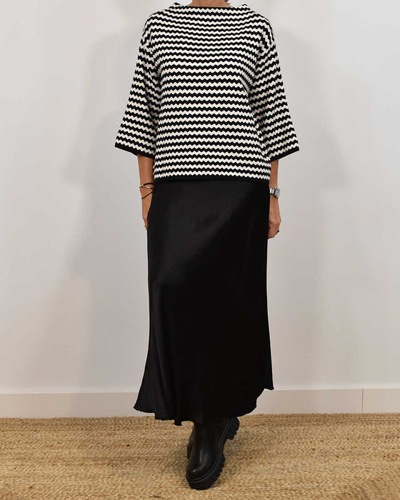 Bluzka z nadrukiem w falowane paski