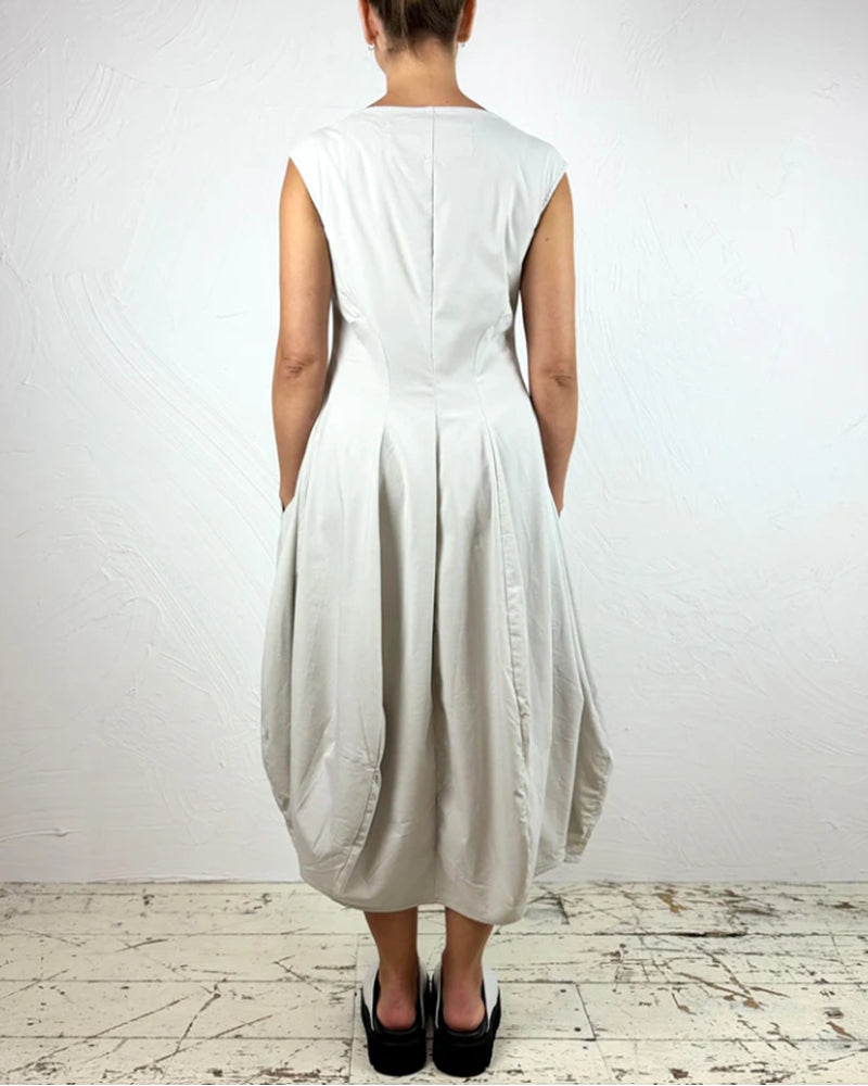 Sukienka na co dzień bez rękawów w jednolitym kolorze