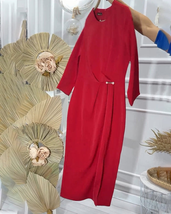 Romantyczna długa sukienka w jednolitym kolorze z okrągłym dekoltem