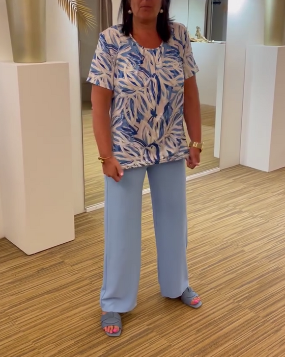 Plisowana bluzka z krótkim rękawem i okrągłym dekoltem z nadrukiem