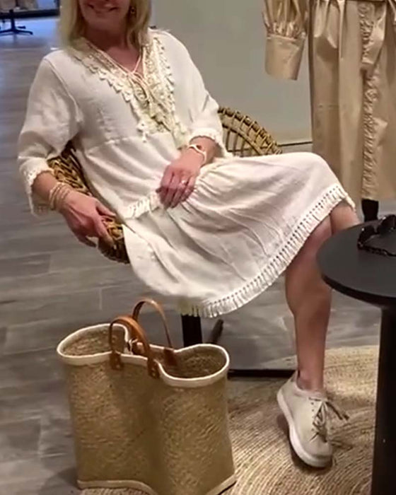 Koronkowa sukienka na co dzień z dekoltem w kształcie litery V i frędzlami