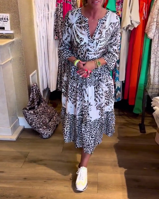 Sukienka w panterkę z rękawem 3/4