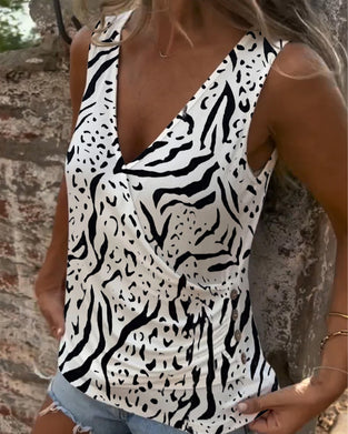 Kamizelka casualowa z dekoltem w serek i krzyżowymi guzikami